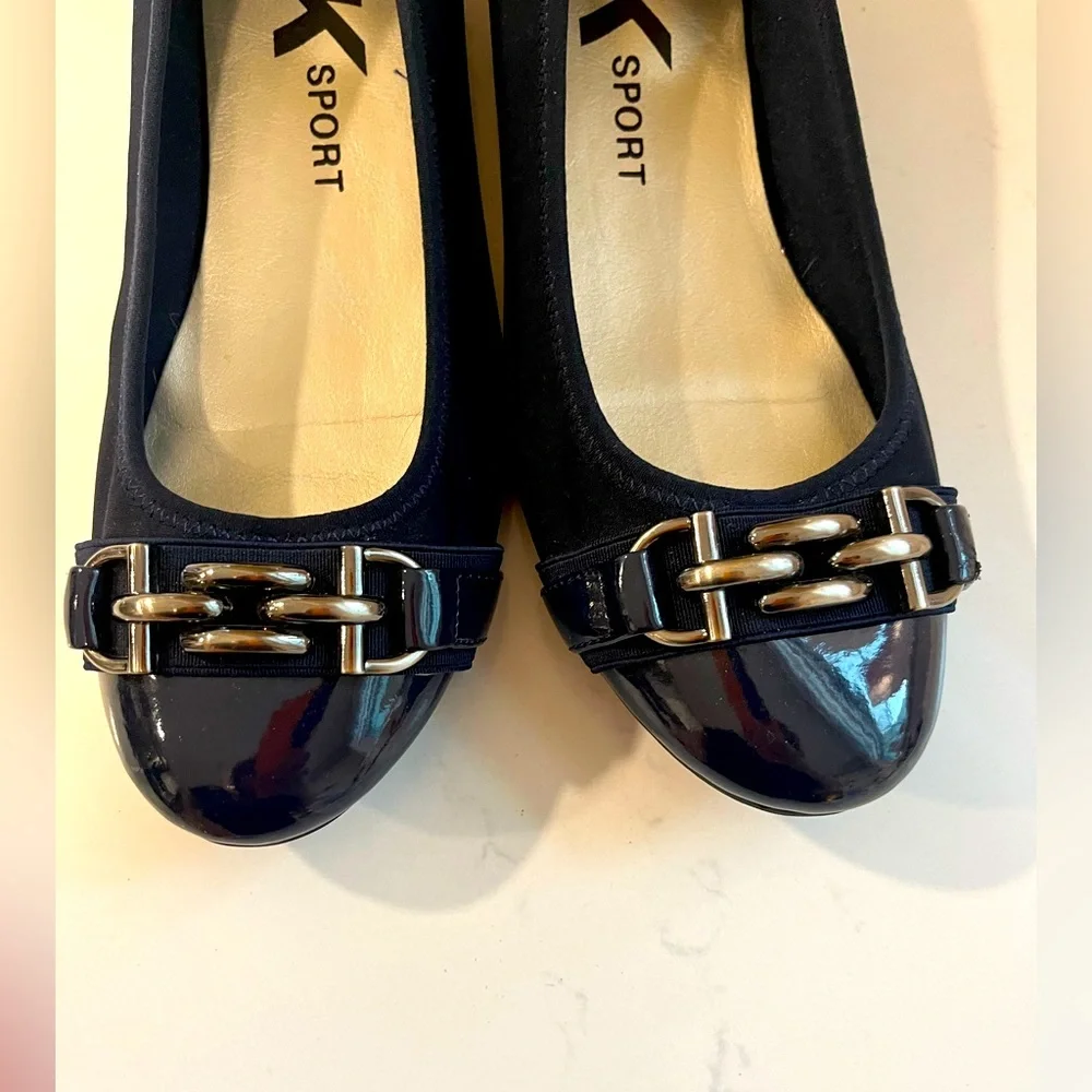 Anne Klein Flats-  71/2W   Navy - Picture 2 of 8
